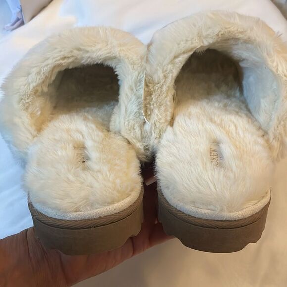J. CREW Cozy Blue Cable Knit Slippers with Faux Fur - Picture 6 of 7